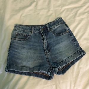 Cute vintage mom shorts from Pacsun!!